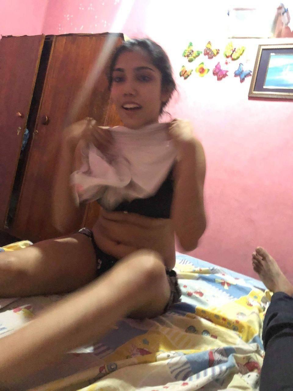 Newly married Srilankan couple honeymoon hot pics 4