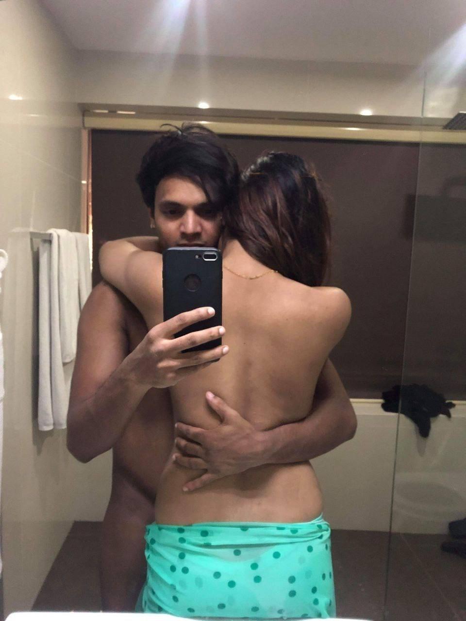 Newly married Srilankan couple honeymoon hot pics 6