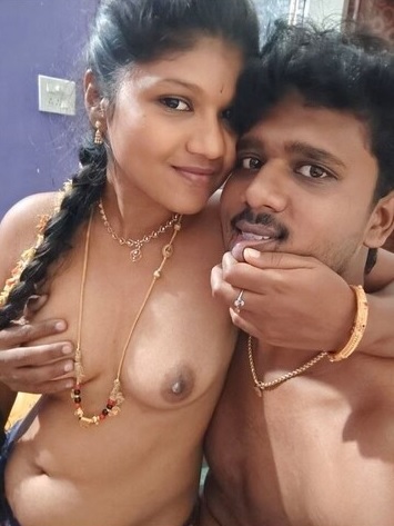 Newly married Tamil couple naked selfies before sex 1