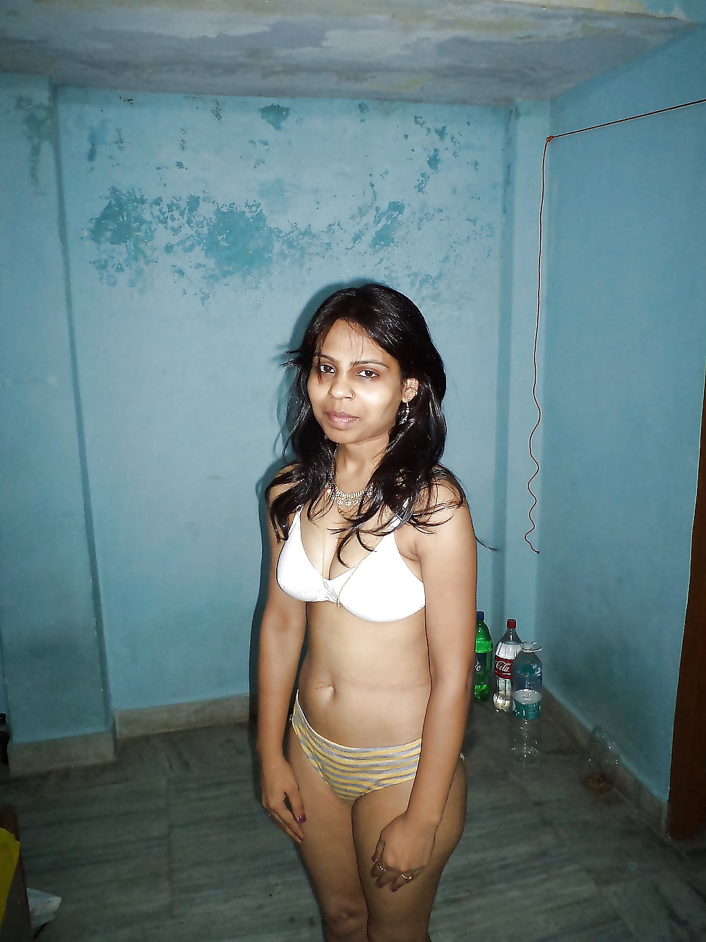 Newly married wife exposed nude photos 1