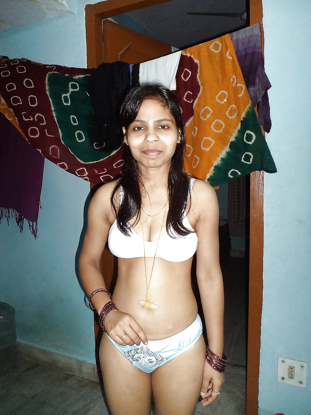 Newly married wife exposed nude photos 3