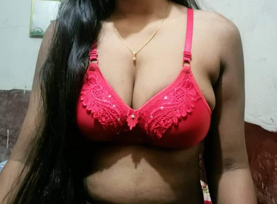 Newly married wife nude boobs teasing hubby photos 7
