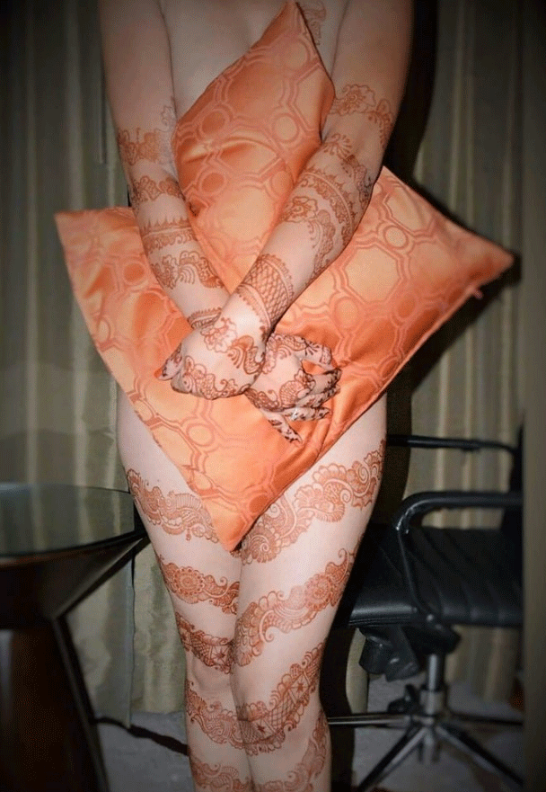 Newly-wed Indian wife nude show in a hotel lobby 3