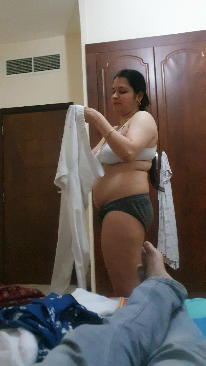 Next door bhabhi nude photos shared by neighbor 4