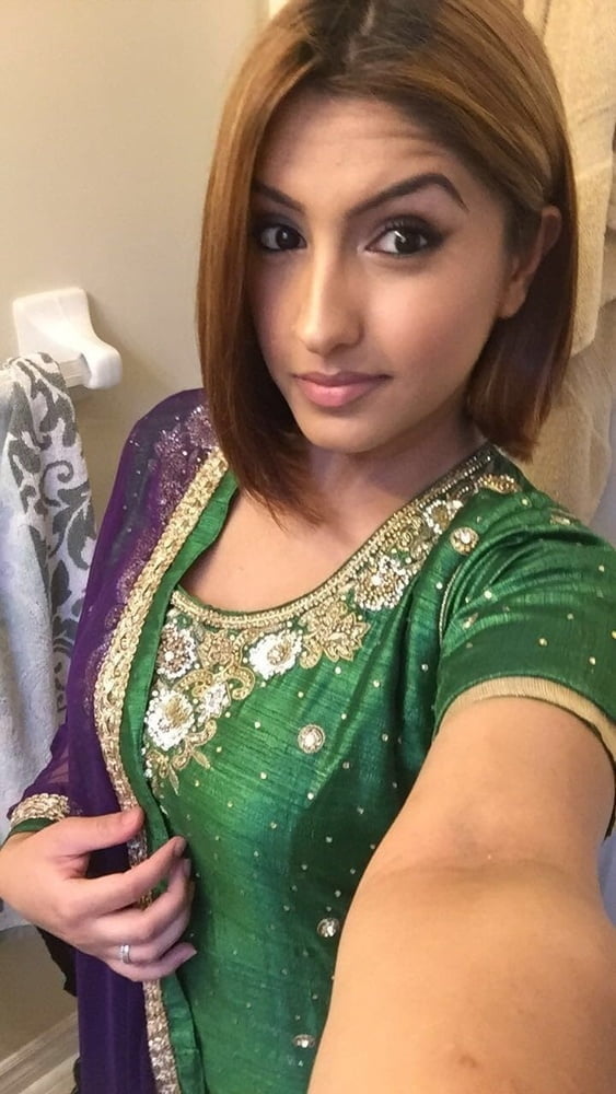 NRI Desi girl pics of selfie mirror photos 2