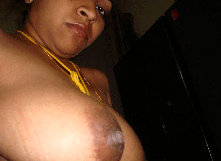 Nude Bengali wife turns her secret boyfriend horny 10