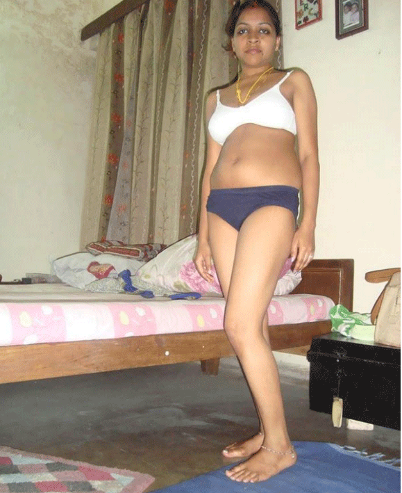 Nude Bengali wife turns her secret boyfriend horny 2