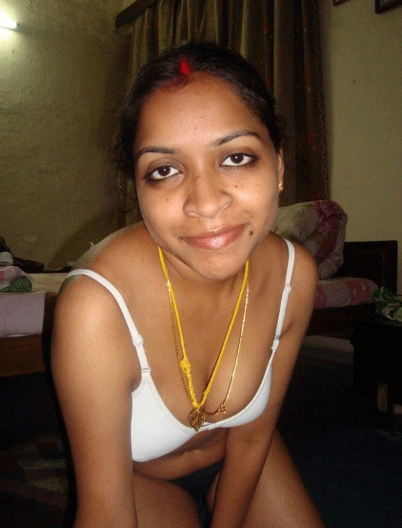 Nude Bengali wife turns her secret boyfriend horny 5