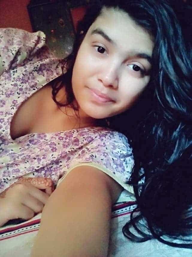 Nude Desi beauty from Bangladesh exposing herself on cam 3