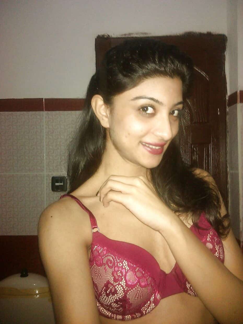 Nude Desi beauty pics collection leaked online 2