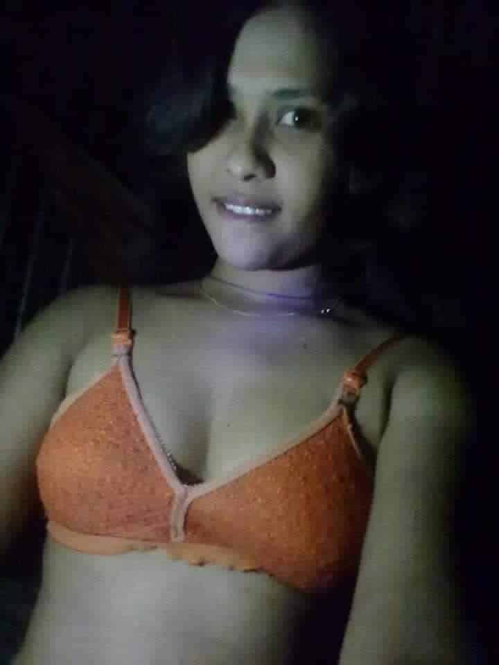 Nude Desi girl bathing pics gallery 3