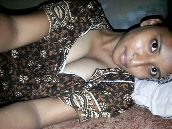 Nude Desi pimple girl with nice milky white tits 8