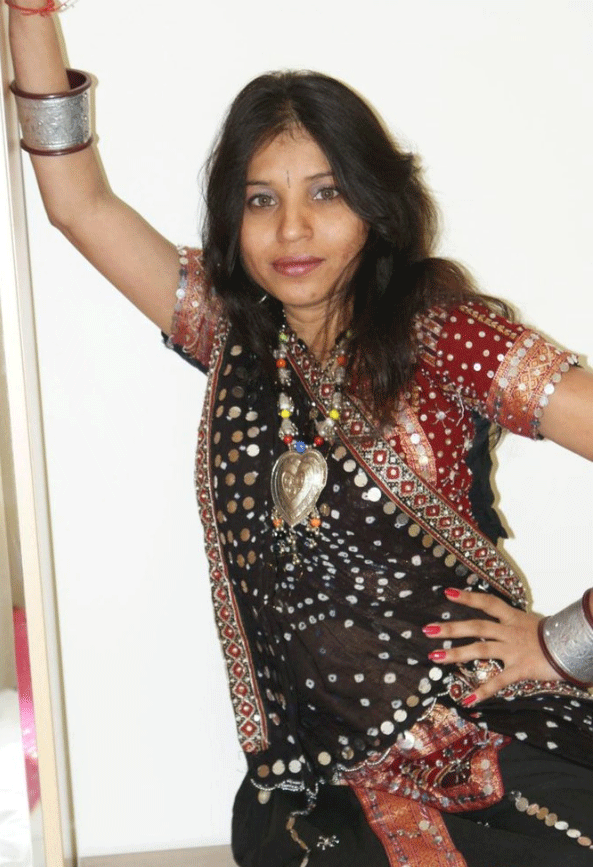 Nude Gujarati girl dance and sexy pictures 3