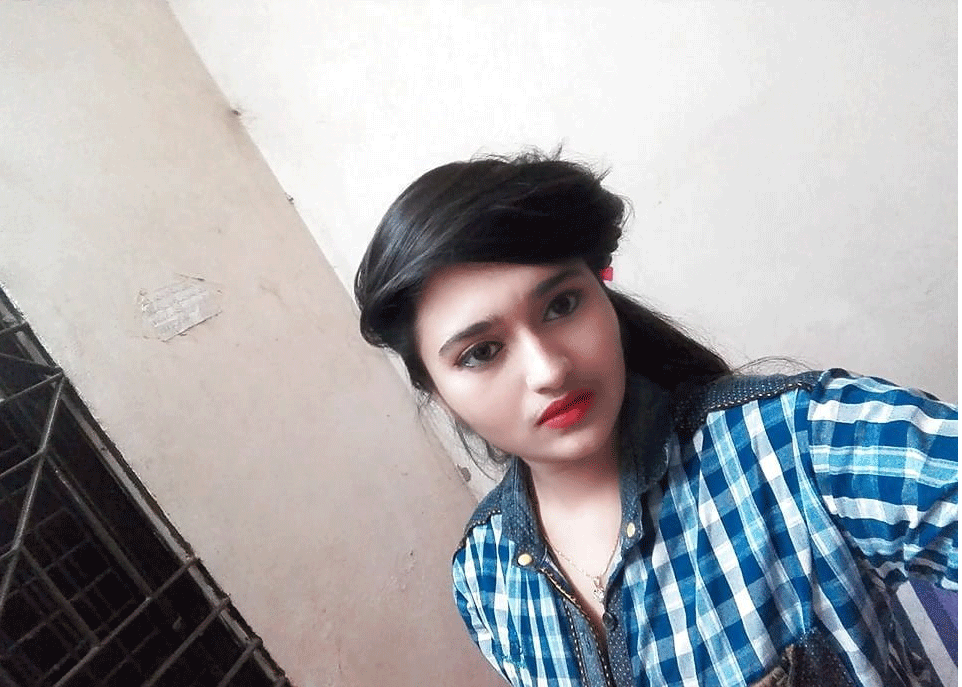 Nude Indian college girl exposing boobs 2
