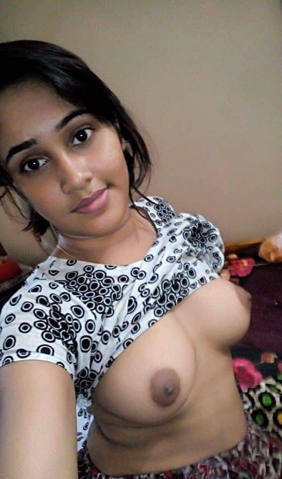Nude Indian college girl pics 1
