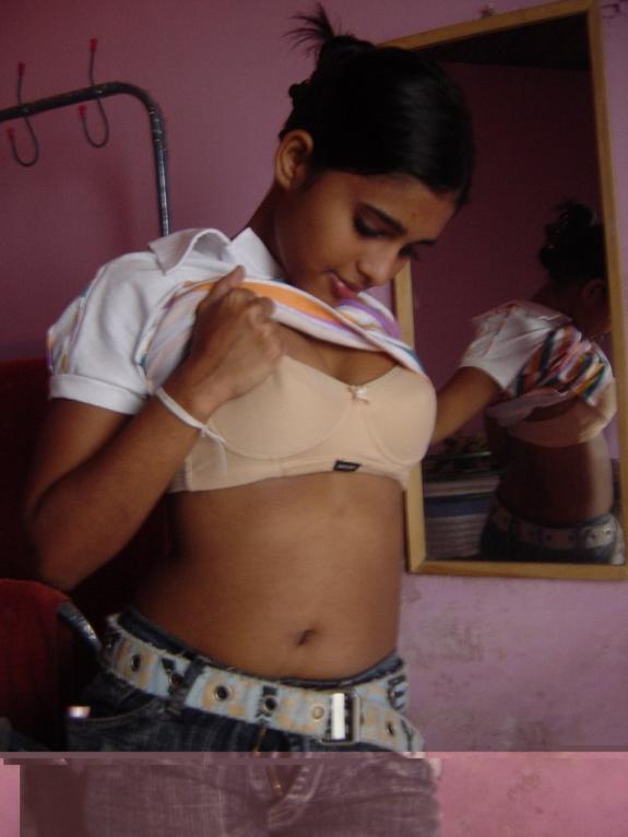 Nude Indian girls exposing herself in front of the camera 1