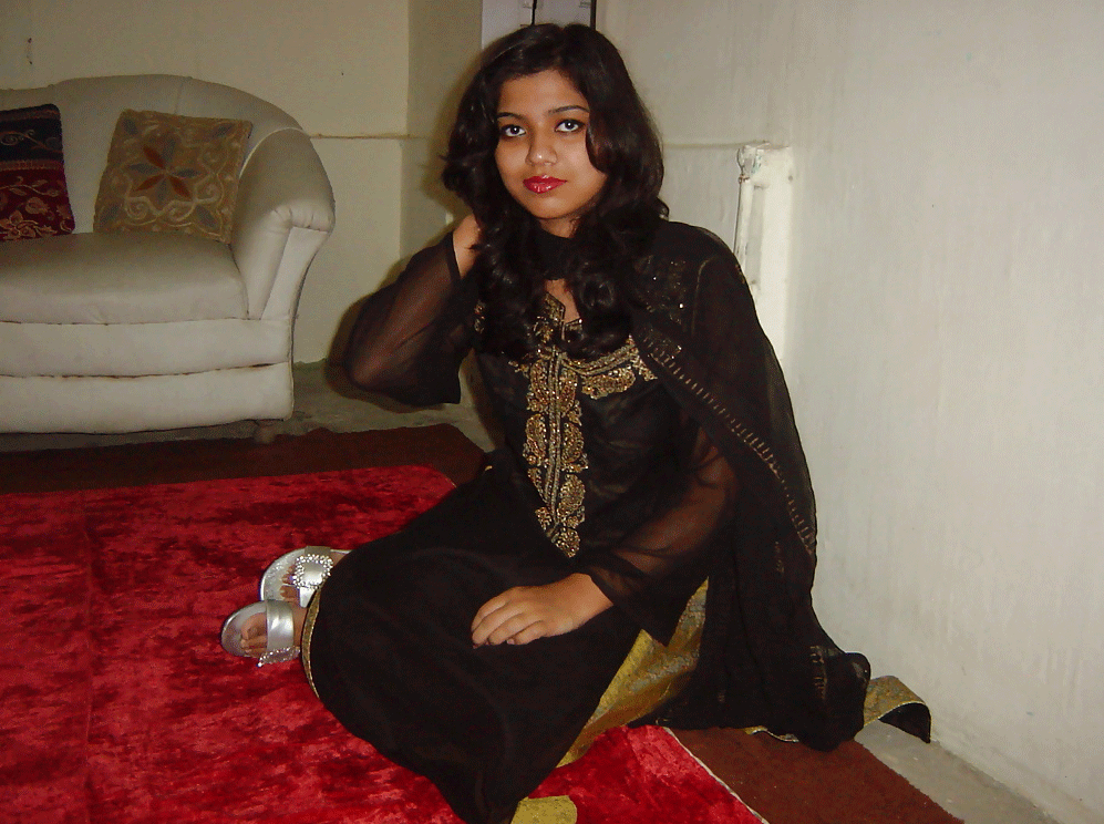 Nude Indian sexy girl named Neha goes naked on cam 1