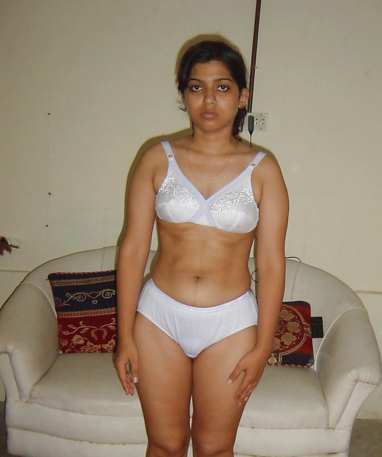 Nude Indian sexy girl named Neha goes naked on cam 3