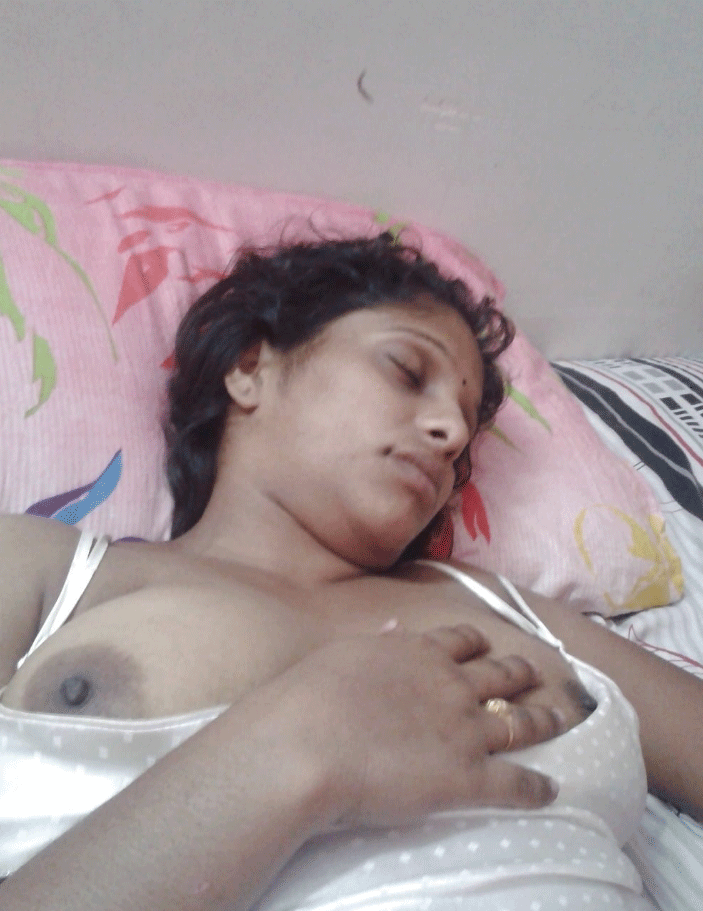 Nude Indian sleeping beauty wife’s photos 7