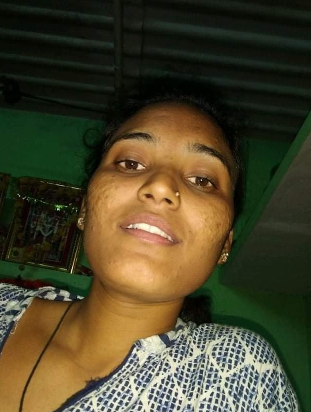 Nude Indian village bhabhi sex teasing pics 5