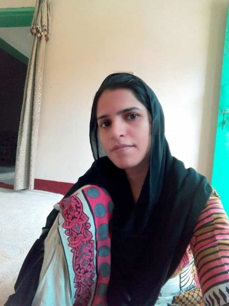 Nude Indian wife photos goes live 7
