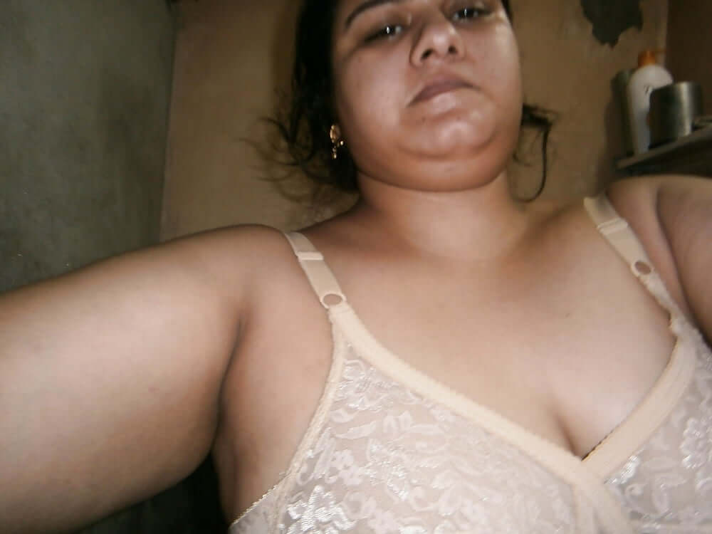 Nude wife photos to ignite your sex mood 2