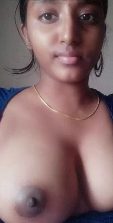 Oily boobs cam girl topless in front of private chat 3
