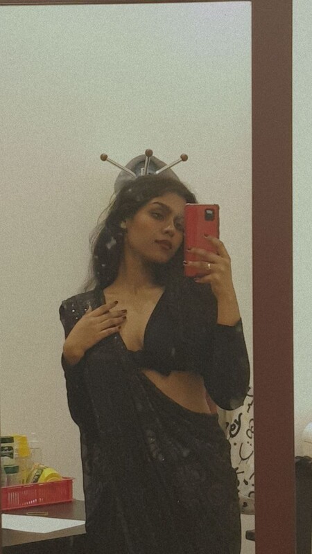 Open shirt hot figure topless seductive photos 2