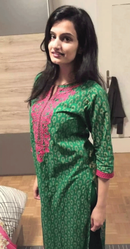 Paki college girl sex pics with her client in a hotel room 1