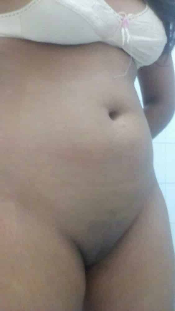 Paki nurse nude photos for her lover leaked online 2