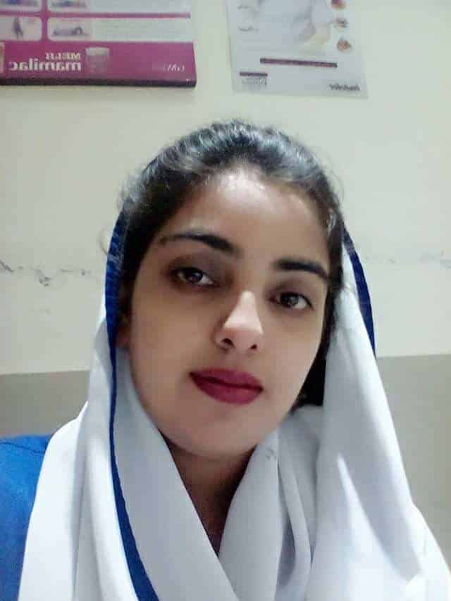 Paki nurse nude photos for her lover leaked online 5