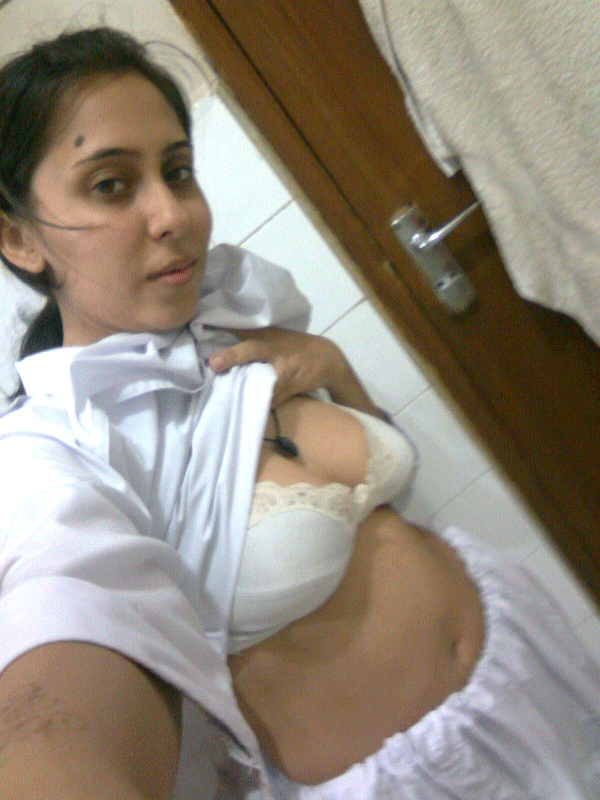 Pakistani girl exposing her assets on selfie cam 6