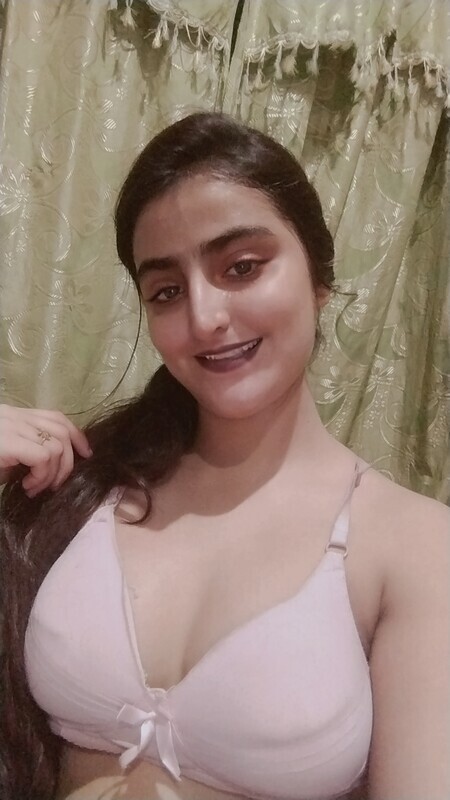Pakistani sexy maal topless boobs showing pics 3