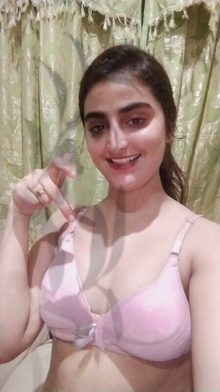Pakistani sexy maal topless boobs showing pics 4