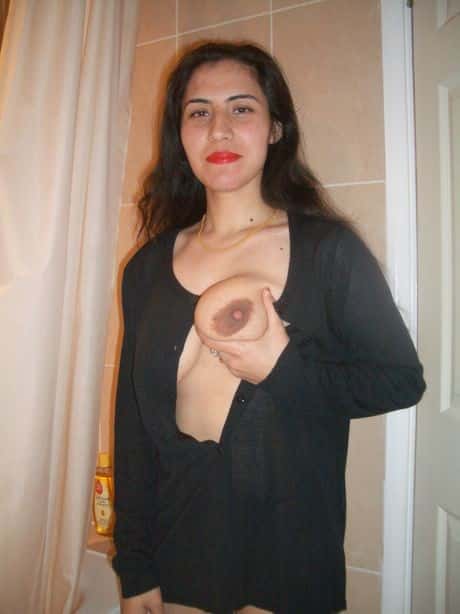 Pakistani wife nude pics for you to get a hard-on 2