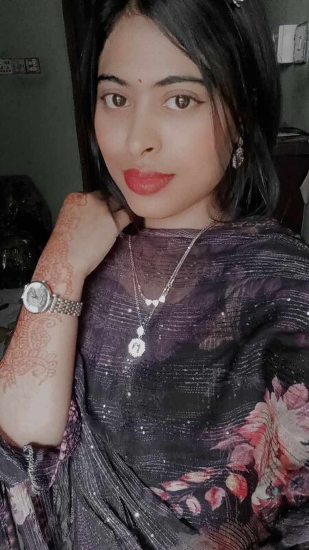 Pink lips desi girl boobs and ass showing hot pics 2