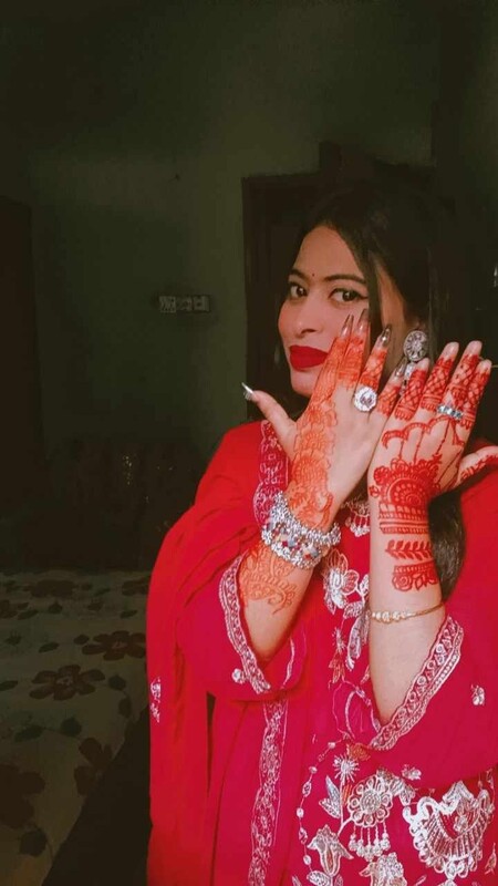 Pink lips desi girl boobs and ass showing hot pics 3