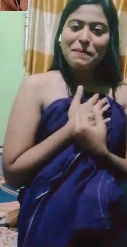 Pink lips desi girl boobs and ass showing hot pics 4