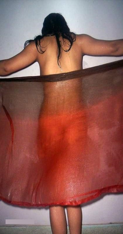 Porn images of desi bhabhis showing off their sexy big ass 1