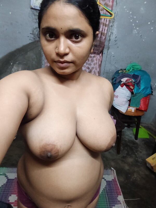 Pressing big boobs in horniness by Tamil cute girlfriend 6