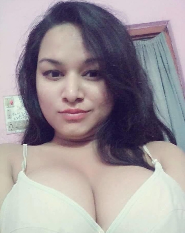 Pretty good ass desi girl nude photos leaked 3