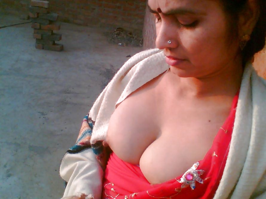 Punjabi Bhabhi boobs show 1