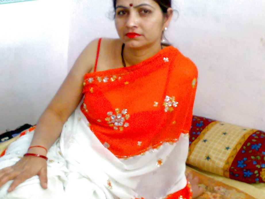 Punjabi Bhabhi boobs show 6