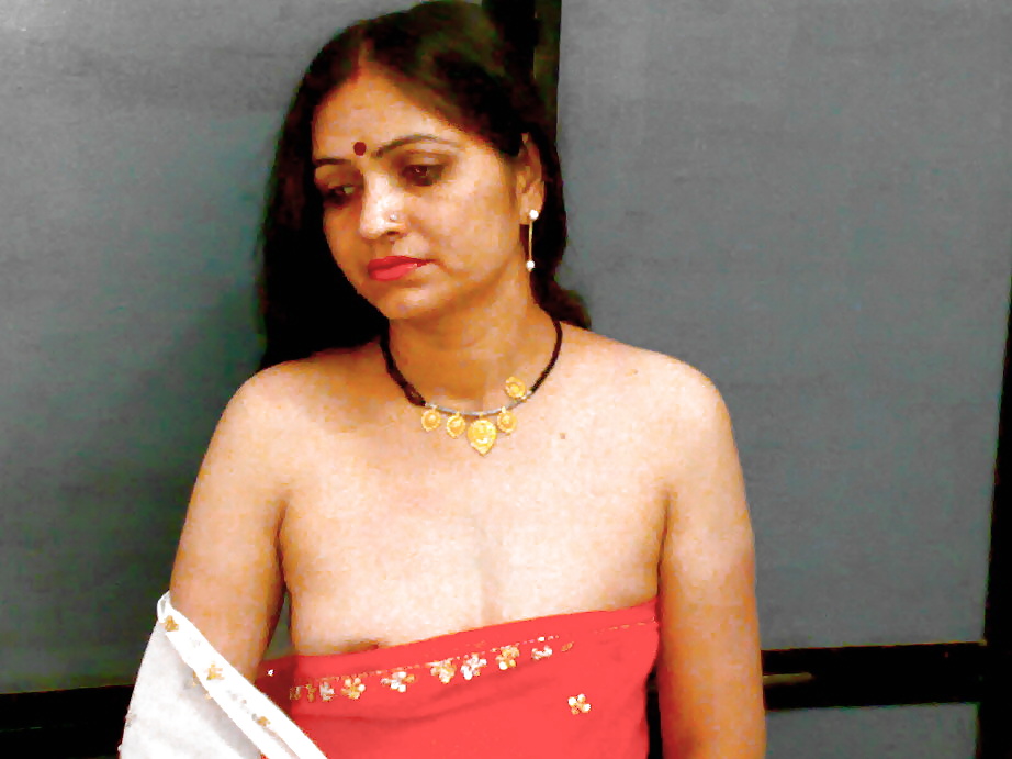 Punjabi Bhabhi boobs show 7