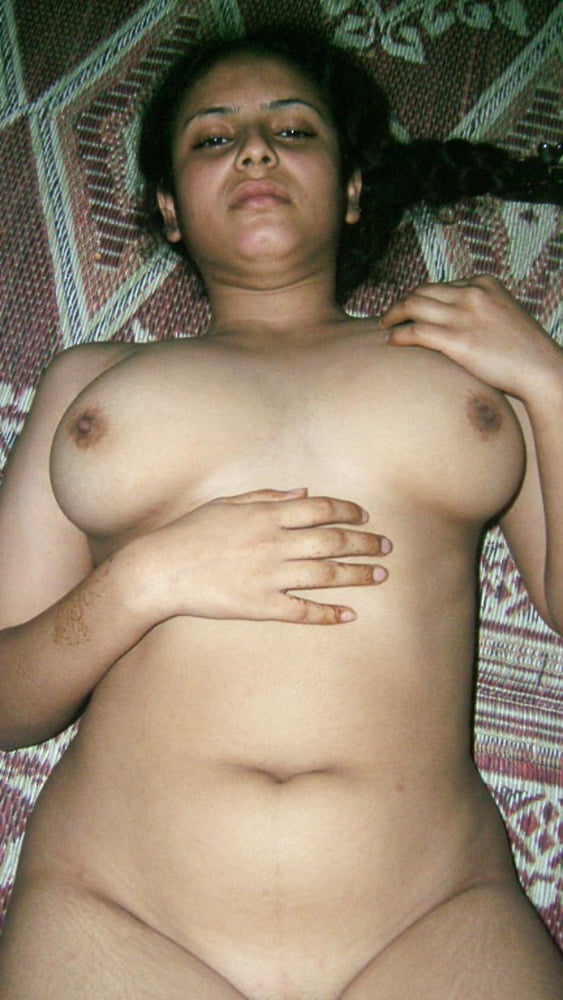 Punjabi Bhabhi nude pics before and after pregnancy 4