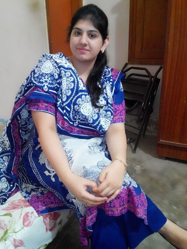 Punjabi girl teasing big boobs topless photos 1