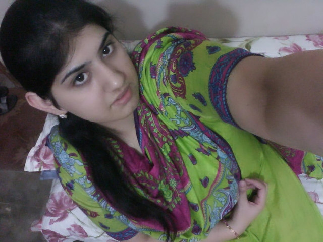 Punjabi girl teasing big boobs topless photos 3
