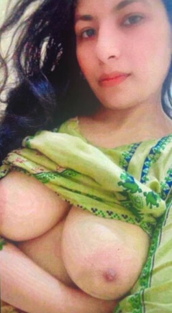 Punjabi girlfriend topless big boobs showing pics 3