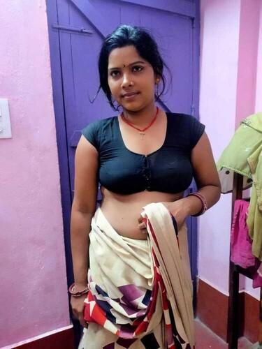 Pure desi village wife nude before devar pics 5