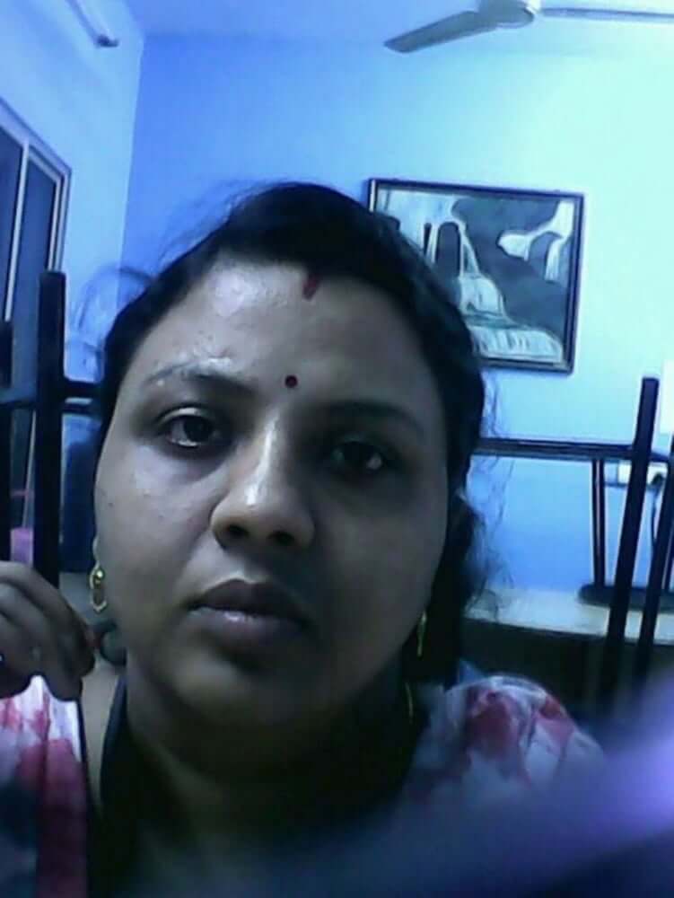 Rare and unseen Indian mom boobs pics 2